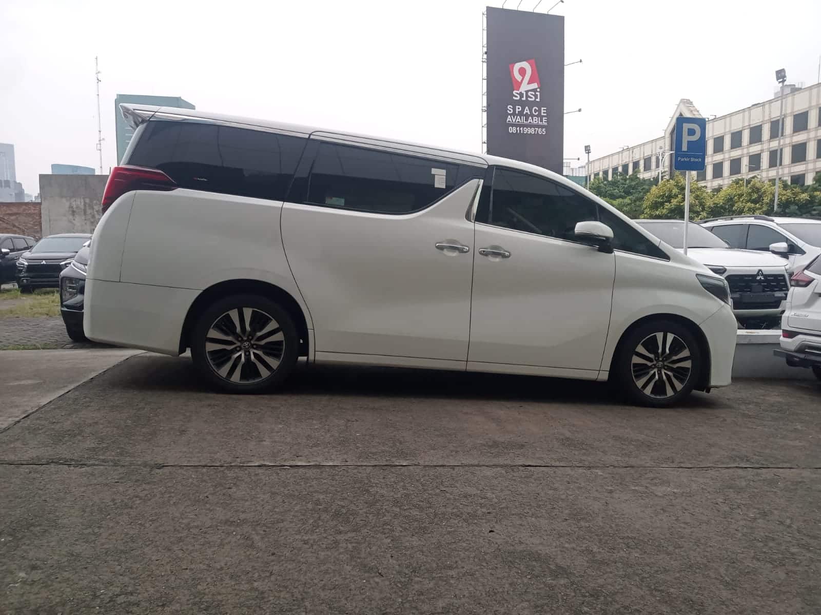 Toyota Alphard Putih Bekas 2023 Jakarta Selatan